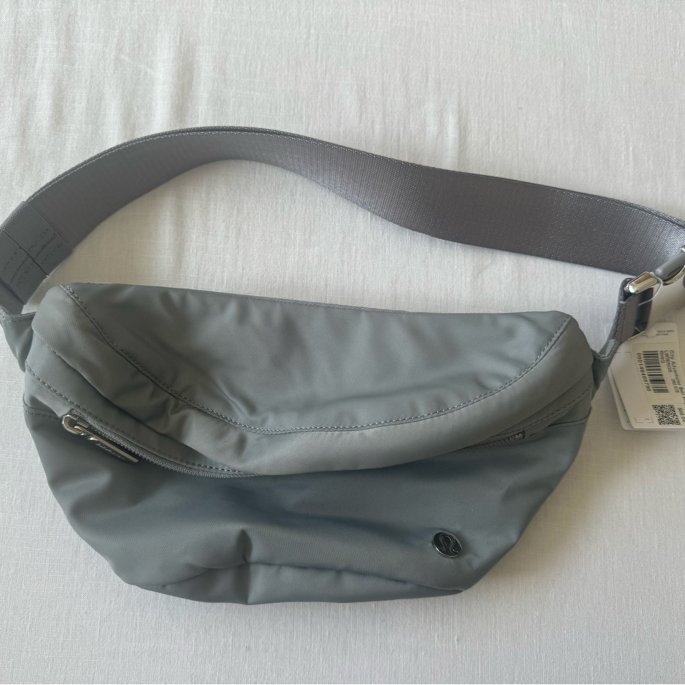 Lululemon city adventure beltbag